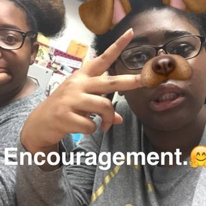 Meet your Posher, Mia